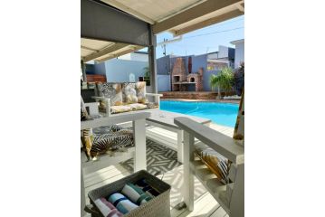 Luxury Living On Westview Villa, Port Elizabeth - 4