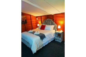 Luxury open plan wood Cabin Apartment, Orkney - 2