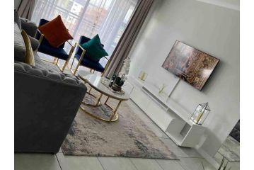 Luxury Penthouse Apartment at the Blyde Pretoria Apartment, Pretoria - 3