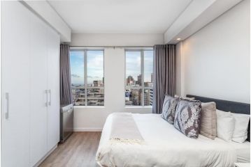 Luxury Studio apartment situated off Bree Street Apartment, Cape Town - 3