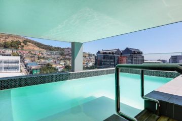 Luxury Table Mountain Balcony Apartment, Cape Town - 3