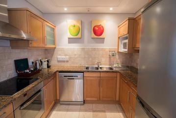 Luxury three Bedroom Apartment - fully furnished and equipped Apartment, Cape Town - 3