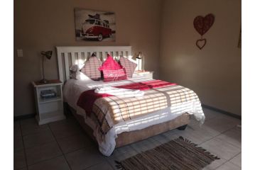 Mackenzies Accommodation Guest house, East London - 5