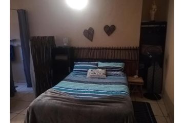 Mac Malone's Apartment, Nelspruit - 1