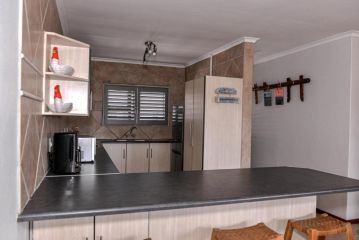 MADRIKO 36 Cozy self catering 2 bedroom apartment Apartment, Langebaan - 1