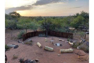 Mafunyane Bush House Guest house, Marloth Park - 1