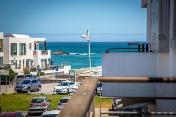 Modern Ocean Views 2 Bedroom 112 Eden on The Bay, Blouberg, Cape Town Apartment, Cape Town - 3