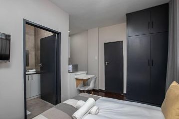 Majuba Place Sandton Executive Studio Apartment, Johannesburg - 1