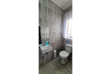 Makhulu's Bush House Apartment, Marloth Park - 4