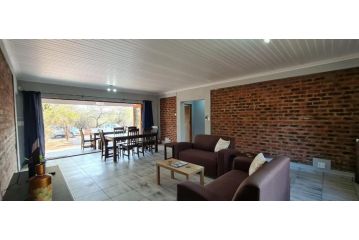 Makhulu's Bush House Apartment, Marloth Park - 3