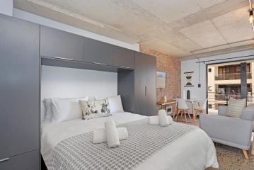 Manhattan On Coral - Studio 3 by HostAgents Apartment, Cape Town - 1