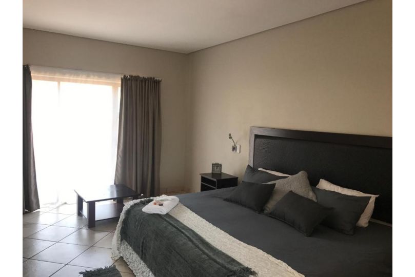 Manor Hills Guest Lodge Guest house, Rustenburg - imaginea 13