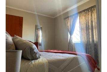 manu'z Apartment, Cape Town - 1