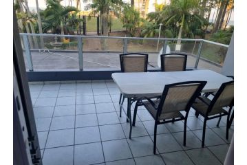 Margate Beachfront Apt for 6 adults 4 kids Apartment, Margate - 4