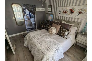 Marina La Vie Apartment, Jeffreys Bay - 1