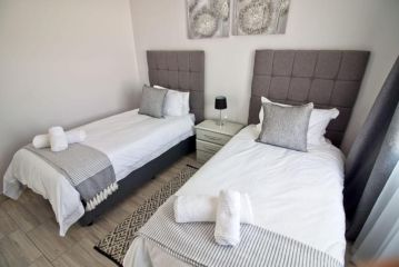 Marina Martinique Apartment, Jeffreys Bay Apartment, Jeffreys Bay - 5
