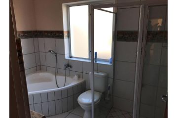 Marina Sands Guest house, Jeffreys Bay - 3
