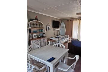 Marina Sands SeaView Apartment, Jeffreys Bay - 5