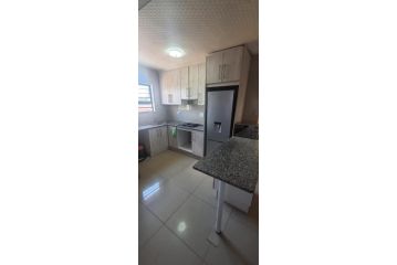 Marine Drive Accommodation Apartment, Durban - 4