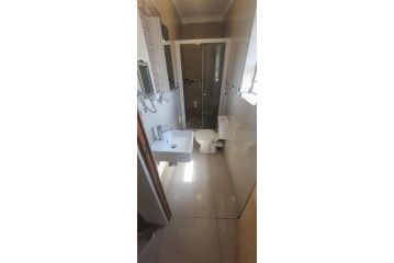 Marine Drive Accommodation Apartment, Durban - 3