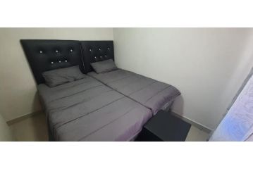 Marine Drive Accommodation Apartment, Durban - 5