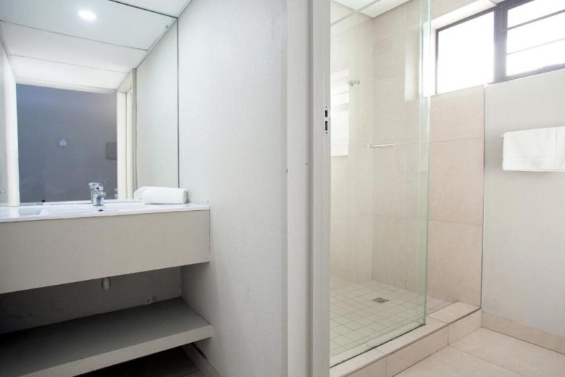 Marine Lodge Hotel, East London - imaginea 5