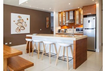 Marine Square Luxury Suites Apartment, Hermanus - 5