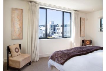 Marine Square Luxury Suites Apartment, Hermanus - 3