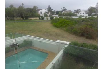 Marine Terrace by Top Destinations Rentals Apartment, Hermanus - 1