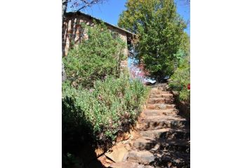 Marks Cottage Apartment, Dullstroom - 3