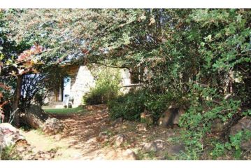 Marks Cottage Apartment, Dullstroom - 4