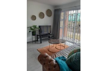 Mawethu Pinelands modern 2 bed Apartment, Cape Town - 5