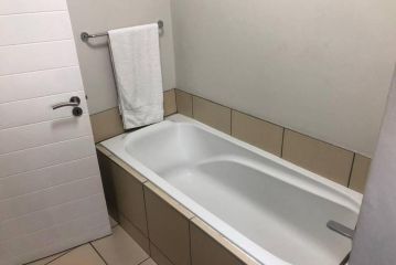 Mc & Chk Luxury Apart- Apartment, Midrand - 5