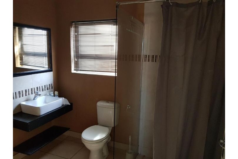 Me Casa Self catering Apartment, Port Elizabeth - imaginea 8