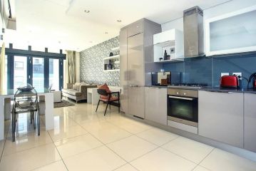 Melrose Arch Luxury Apartment, Johannesburg - 4