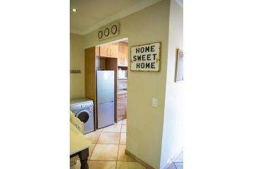 Menlyn Accommodation Home Away from Home Apartment, Pretoria - 5