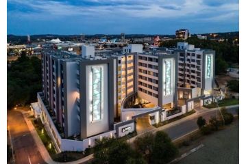 Menlyn hub apartment living with a view on nature Apartment, Pretoria - 2