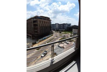 Menlyn Maine Apartments Apartment, Pretoria - 3