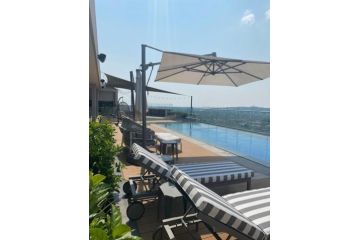 MENLYN MAINE - One Bedroom Penthouse - NO LOAD SHEDDING!! Apartment, Pretoria - 5