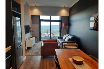 MENLYN MAINE - One Bedroom Penthouse - NO LOAD SHEDDING!! Apartment, Pretoria - 4