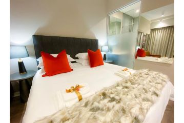 Menlyn Maine Residence Paris studio king bed ApartHotel, Pretoria - 1