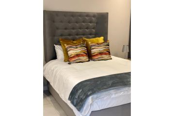 Menlyn Maine Trilogy 11th Floor Apartment, Pretoria - 3