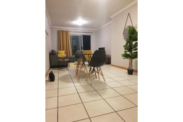 Menlyn Place Apartment, Pretoria - 5