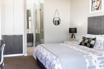 Menlyn Residence - Luxury 2 Bedroom Apartment, Pretoria - 3