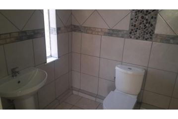 MGRE Lodge Guest house, Bloemfontein - 5