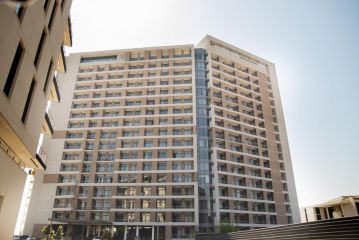 Minimalistic 1 Bed in Menlyn Maine Apartment, Pretoria - 4