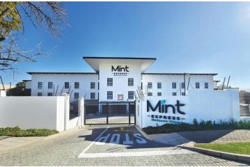 MINT Express Melrose View Apartment, Johannesburg - 2