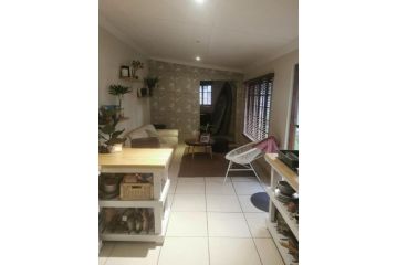 Mkhulu Crescent- Studio Apartment, Richards Bay - 3