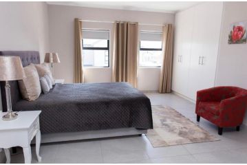 MLMK Property 17 Guest house, Cape Town - 4