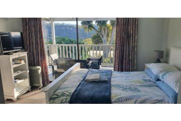 Modern 1 bed studio apartment with amazing views Apartment, Plettenberg Bay - 3